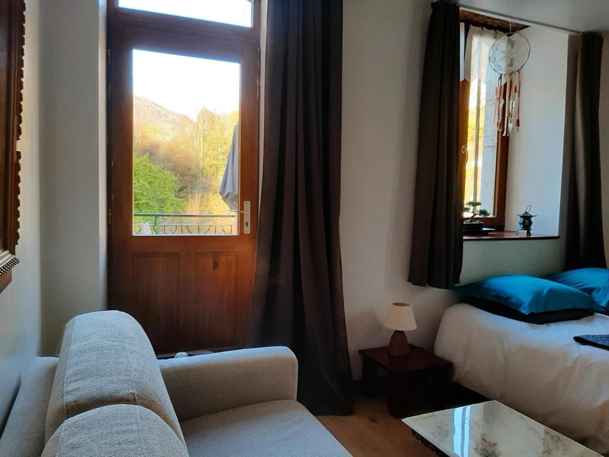 Au Fil De Lods Bed & Breakfast Eksteriør bilde